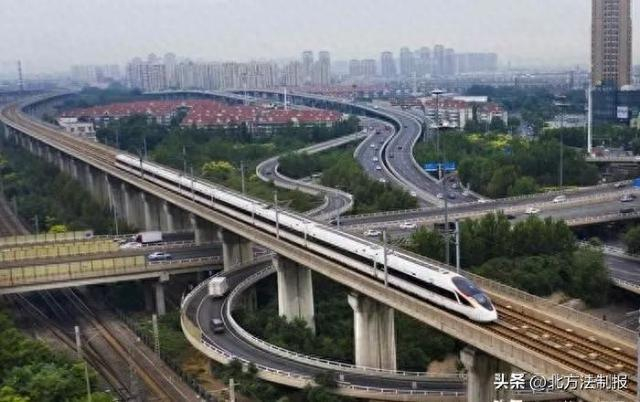 清明假期最后一天全国铁路迎来返程客流高峰|旅客|列车|返程_新浪新闻