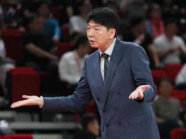 探长cba赛季最佳教练我第一票投邱彪然后是闵鹿蕾和杜锋