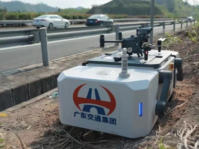 硬核揭博高速无人机智能巡检巡查半径5公里仅需十几分钟