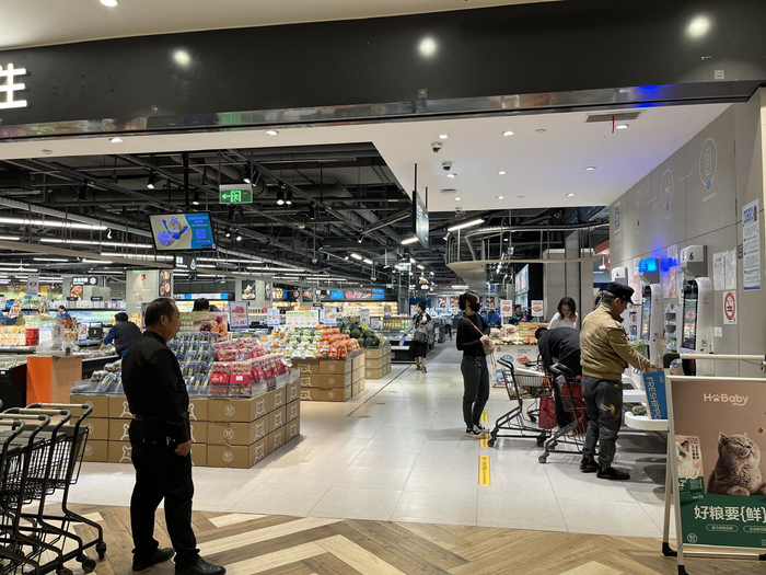 盒马上滨生活店入口。澎湃新闻记者&nbsp;邹娟&nbsp;摄