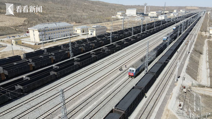 "北煤南运"浩吉铁路3个月货物运输超2000万吨|陕西省|列车|铁路_新浪