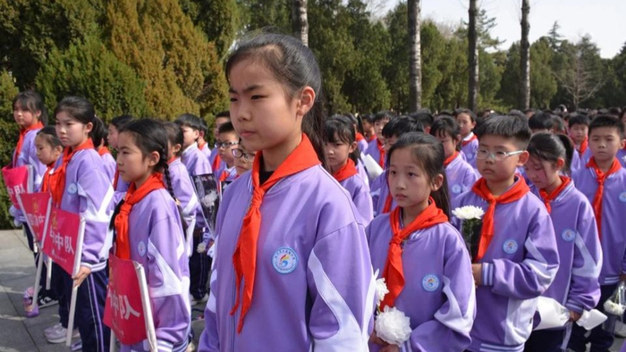 传承红色基因临沂第三实验小学举行清明节谒陵活动