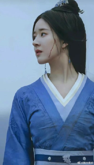 之前陈芊芊的时候很多人都在骂赵露思的仪态…|赵露思|陈芊芊_新浪