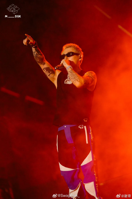 终于!谢帝登上热搜第一了! 谢帝:几天下来 我成反派了?