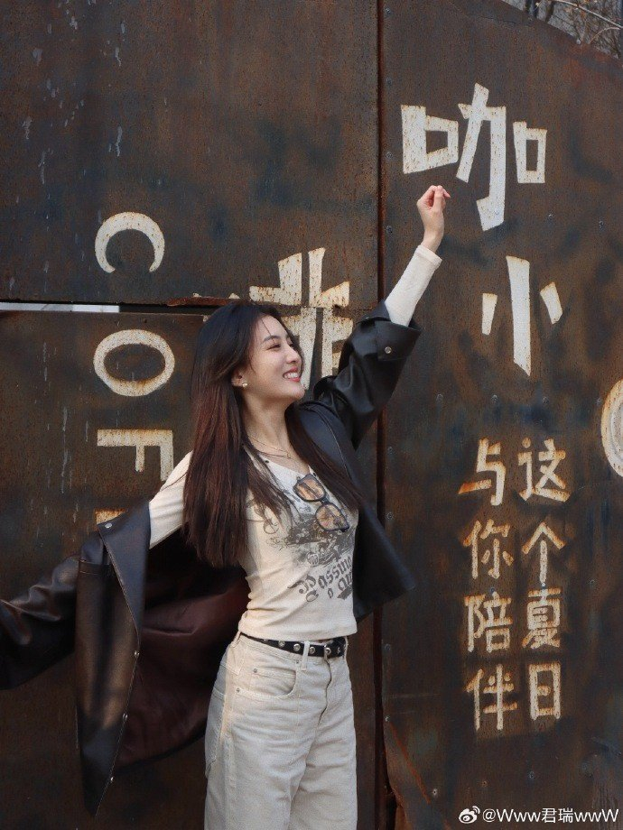 文艺范儿06赵继伟妻子王君瑞晒美照最近