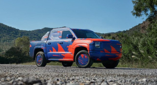 根据比亚迪公布的谍照,该款车采用硬派的直线条设计,在车顶,货斗等