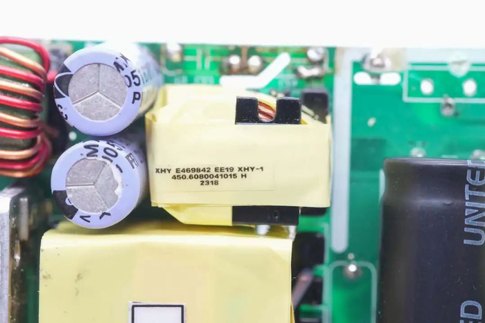 拆解报告澳莱特168w电动自行车充电器