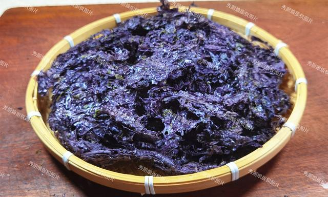 春天中老年要养骨少吃白菜土豆多吃这3样腿脚有劲精神好