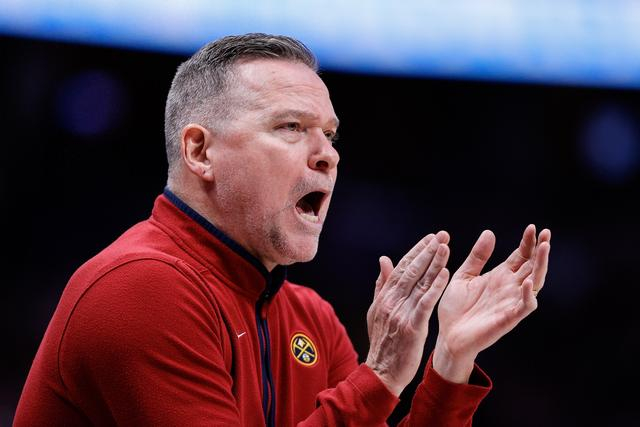 谈到替补球员的表现,马龙讲道:"这是一场美好的胜利,我对我们替补球员