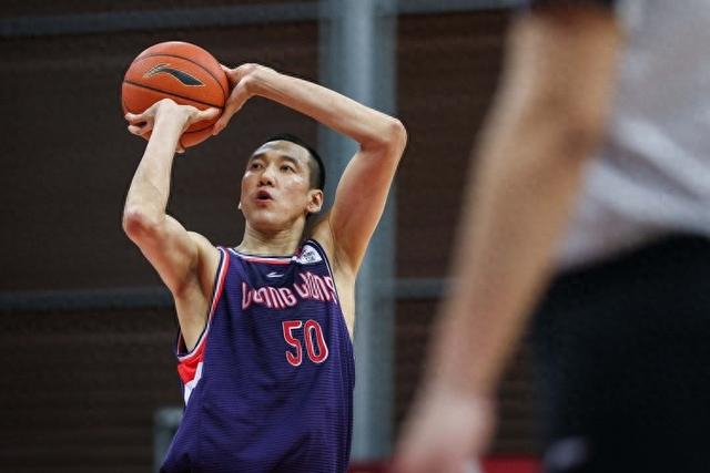 西热:我之前邀请过郑准 希望他再坚持坚持 像他这么准的大个很少|西热