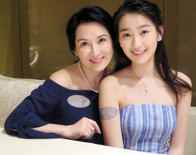 雪山飞狐33年程灵素美貌不减胡斐风采依旧只有她变化最大