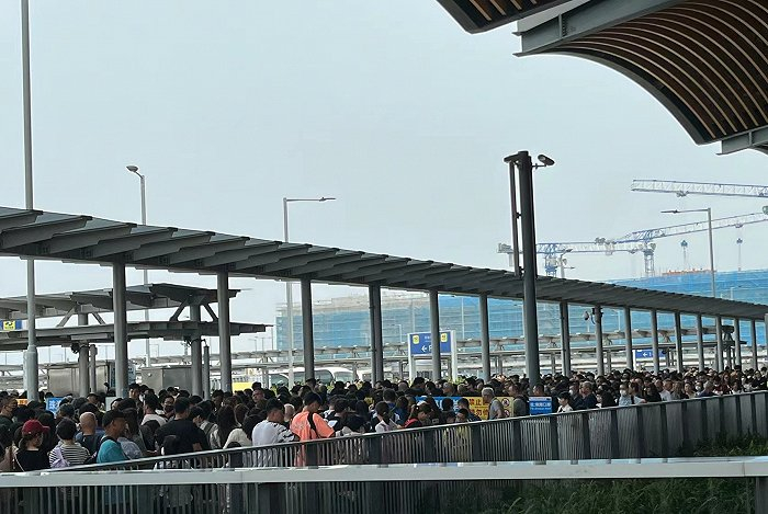百万港人清明假期北上,港珠澳大桥罕见堵车|珠海市|香港|深圳市_新浪