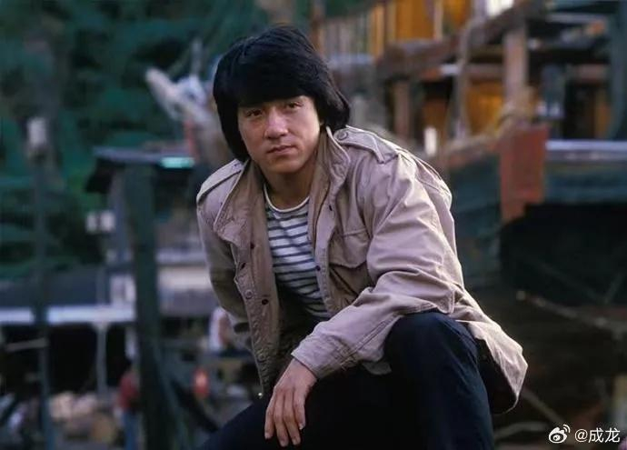《醉拳》中的黄飞鸿,《a计划》中的马如龙,《警察故事》里的陈家驹