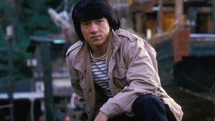 成龙七十岁生日发文,回应身体状态:白发造型是出于剧情需要_手机新浪