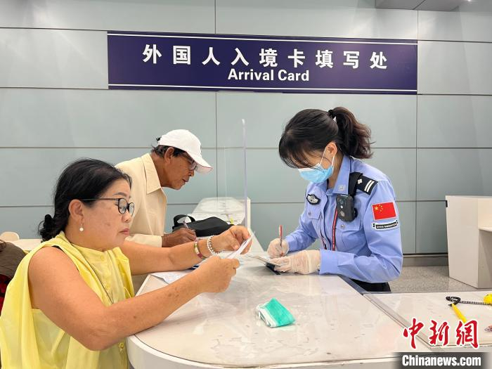 清明假期昆明口岸出入境旅客22万人次同比增长306