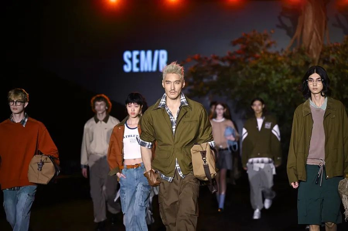 百年灵|宝格丽|上海时装周_新浪新闻