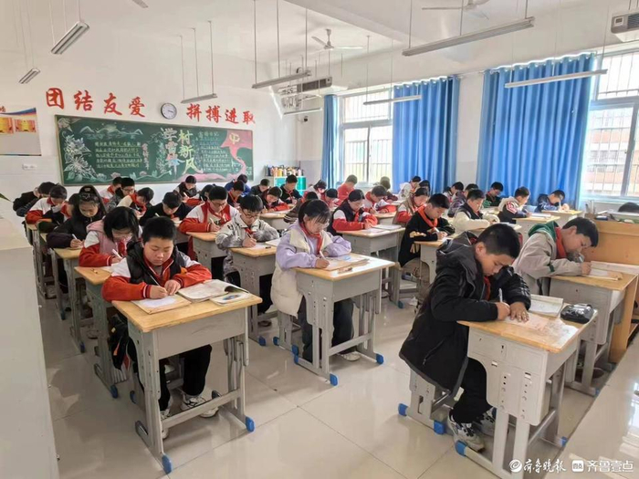 "翰墨书香 笔韵悠长"——香江小学举行校级书法比赛|小学_新浪新闻