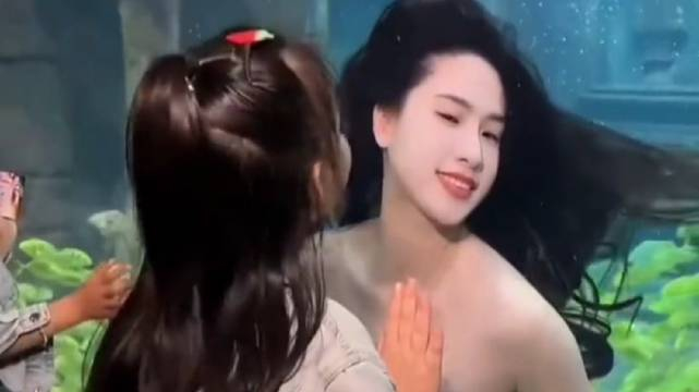 谁不喜欢美人鱼呢?在水下能憋气那么久,实属太厉害了!
