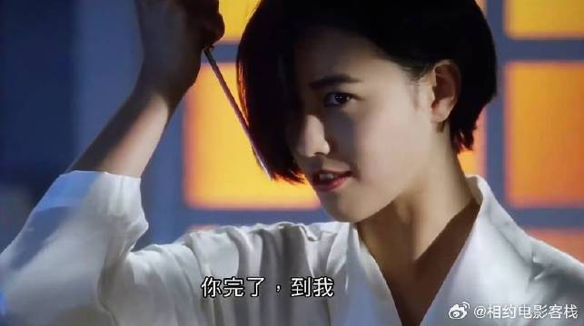 玩枪还得是周星星连脚都练得能开枪女杀手傻眼了