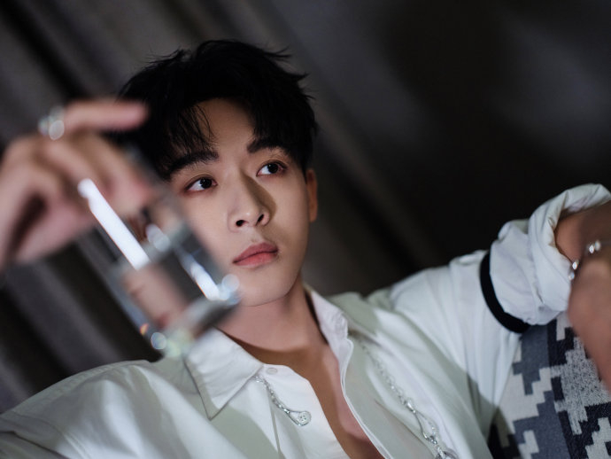 我喜欢吕程老师做的晚意既有少年气…|少年气_新浪新闻