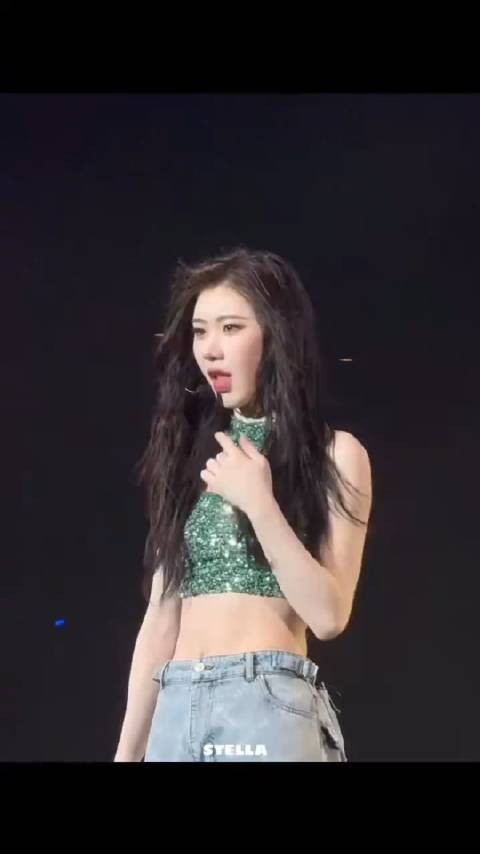 240406饭拍视频cutevssexy02crstellaryu0417个人大屏解锁