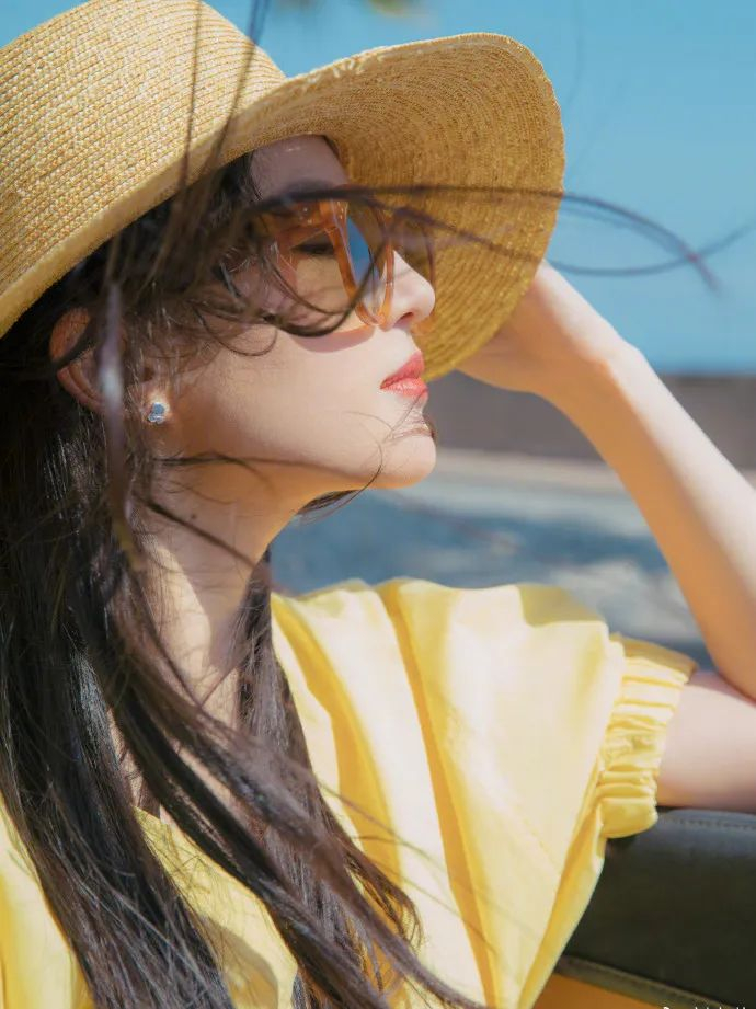 她究竟凭什么?|刘亦菲_新浪新闻