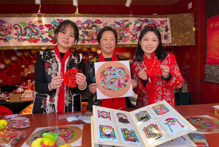 位于山西省东北部,永定河上游,北岳恒山东襟,东与河北省蔚县毗邻,南同