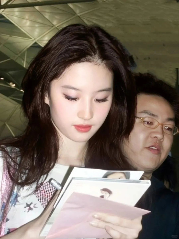 她究竟凭什么?|刘亦菲_新浪新闻