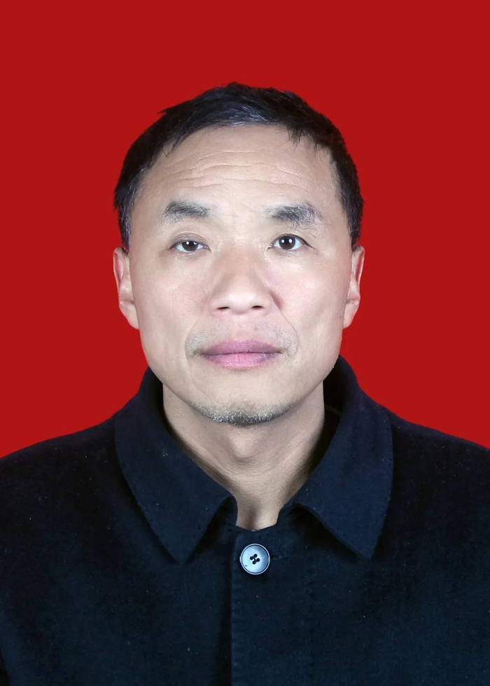 熊为义,男,汉族,1962年5月生,中共党员,邳州市八义集镇八义集村村民