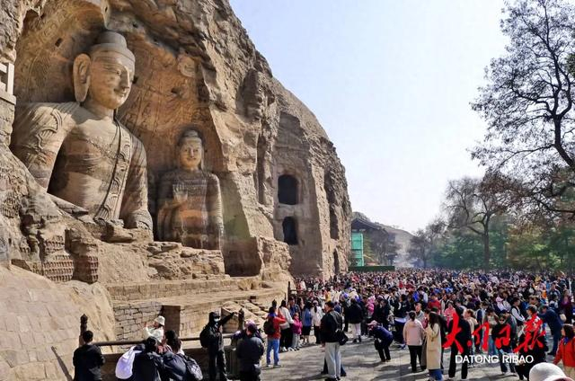 据了解,为了吸引更多游客,云冈区以云冈石窟景区为核心,深度挖掘景区