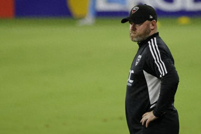 在禁区内那样做时就有被判点的风险|韦恩·鲁尼|比萨卡|曼联_新浪新闻