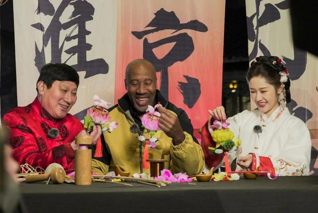 遇见传奇央视播出nba跨界文化交流节目第二集登与灯布鲁斯61鲍文