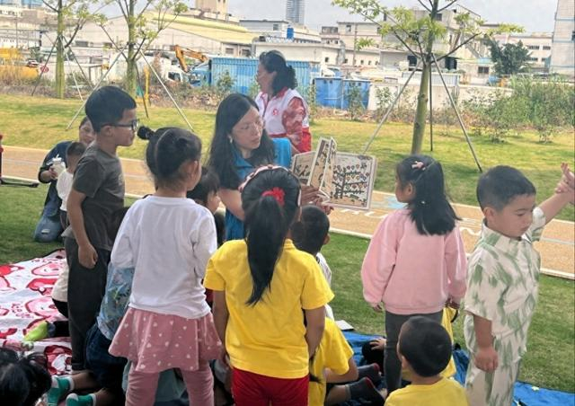 玉塘街道红星社区开展亲子绘本主题活动