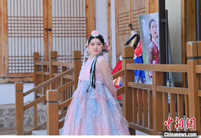 延边朝鲜族服饰旅拍火爆|张瑶|朝鲜族|延吉市_新浪新闻