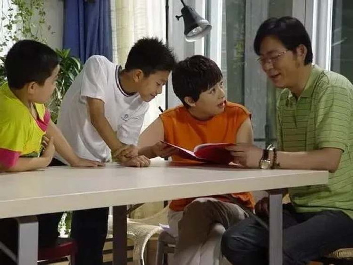 蔡雨辰(女,12岁):我觉得爱就是一种精神支撑,可能有时候这些爱不会