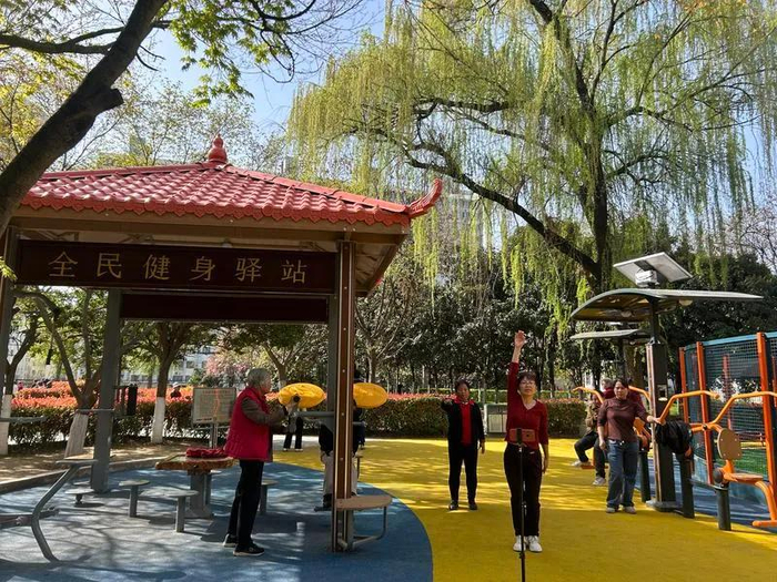 聚焦社区体育服务让群众健身就近就便