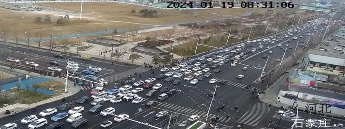 优化前早高峰胜利大街（中山路-胜利西街）回溢拥堵严重▲