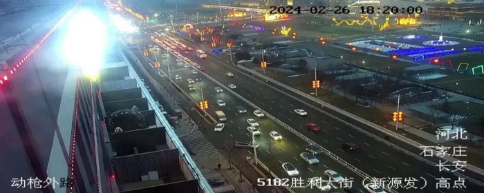 优化后晚高峰胜利大街（中山路-新华路）通行情况良好▲