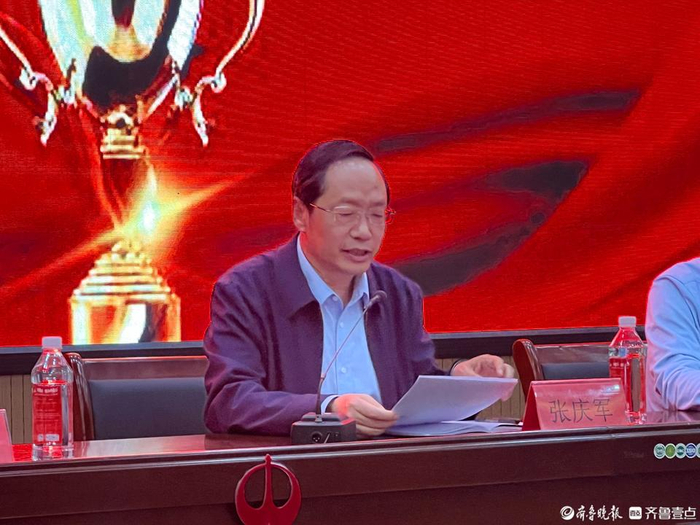 正起奖学金颁发泰安二中这名90年代毕业生回报母校已8年