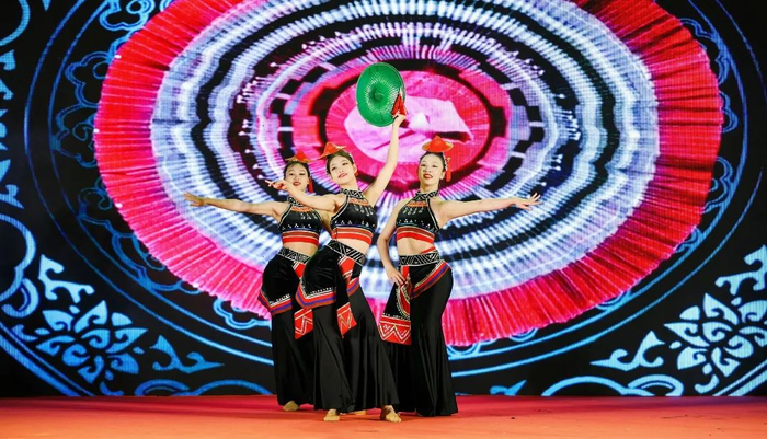 天安|黎族|东方市_新浪新闻