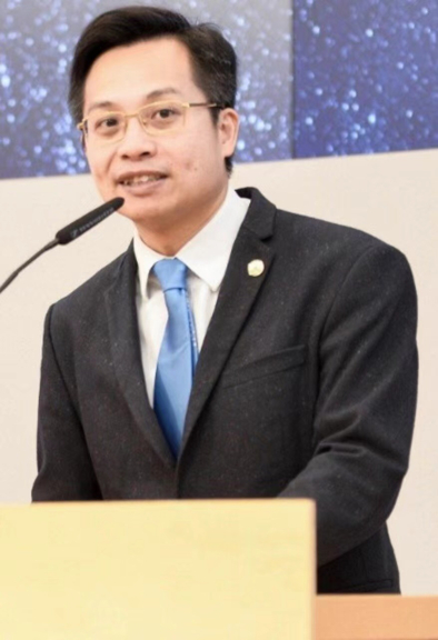 王俊文(资料图)截至目前,深圳金融办已数次提示鼎益丰存在非法集资