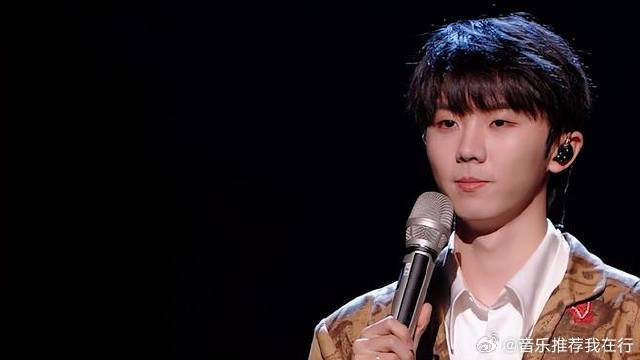 马嘉祺演唱你的样子,场下掌声不断