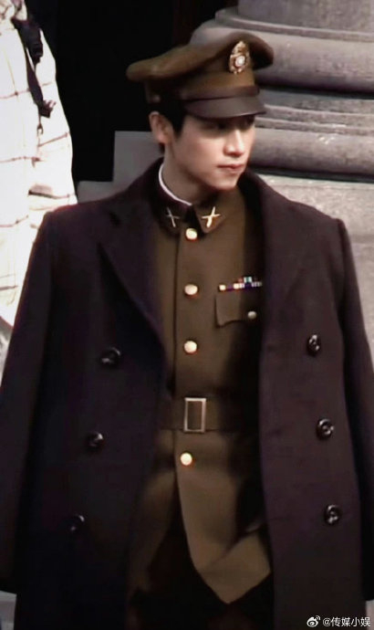 魏晨民国军装造型帅的有点过分了!|魏晨|民国_新浪新闻