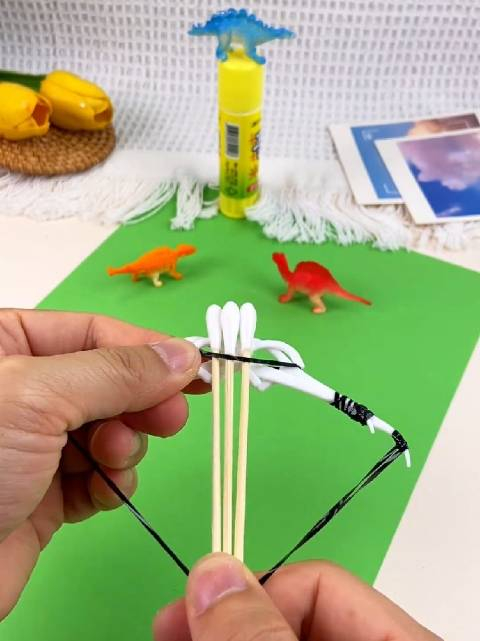 牙线做弓箭30版本来了这样可以一次射出三支箭快做起来吧