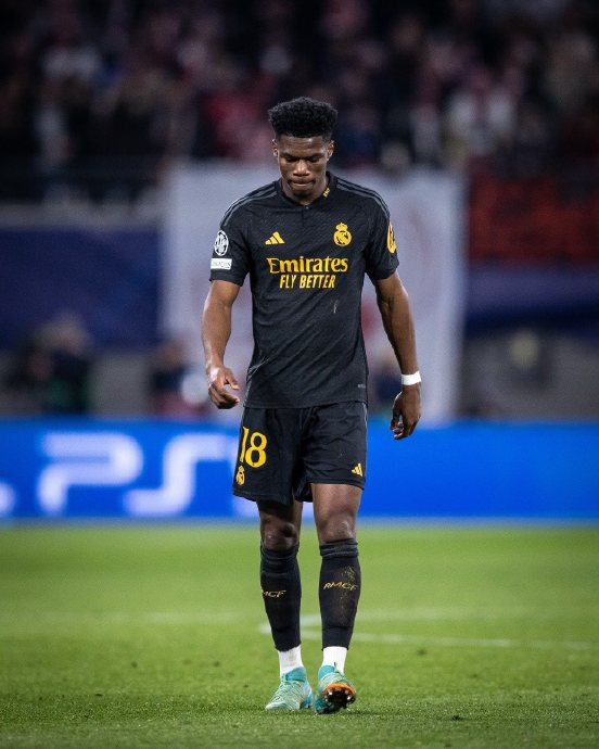 马卡:每当被要求出任中后卫时,楚阿梅尼总是能挺身而出|中后卫|吕迪格