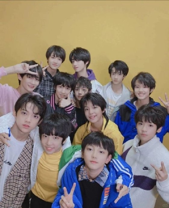 第三代成员的五官都相当精致和完美,只是每