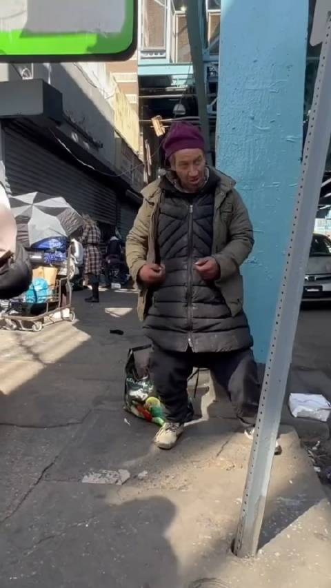 美国费城肯辛顿大街人民有沿街而睡醉生梦死的自由