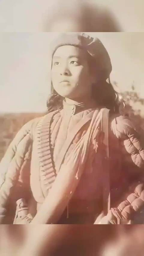 照片中这名眼神坚定的志愿军女战士名叫解秀梅