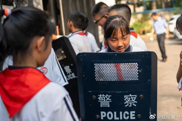 走进警营 体验别样"警"色!|开远市|开远|警察_新浪新闻