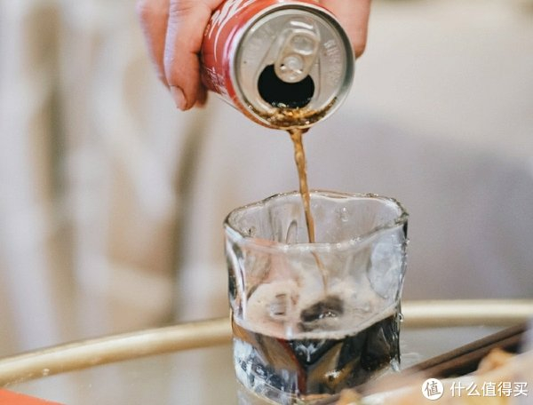 除了经典也可以自制可乐饮料|咖啡因_新浪新闻